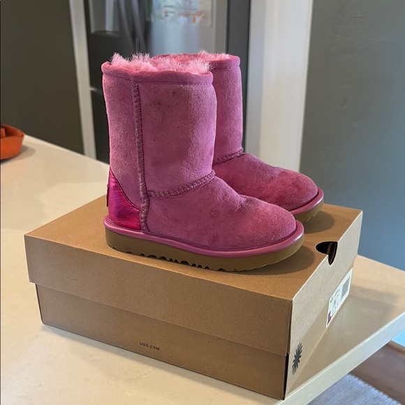 Toddler UGG Pink Boots - Picture 1 of 3